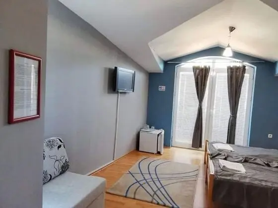 Üç Kişilik Oda, Balkon