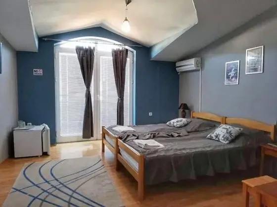 Üç Kişilik Oda, Balkon