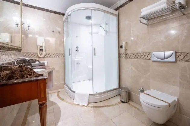 Bağlantılı Oda, Şehir Manzaralı, Jakuzili