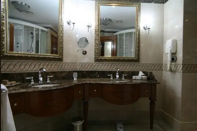 Suite, Şehir Manzaralı, Jakuzili