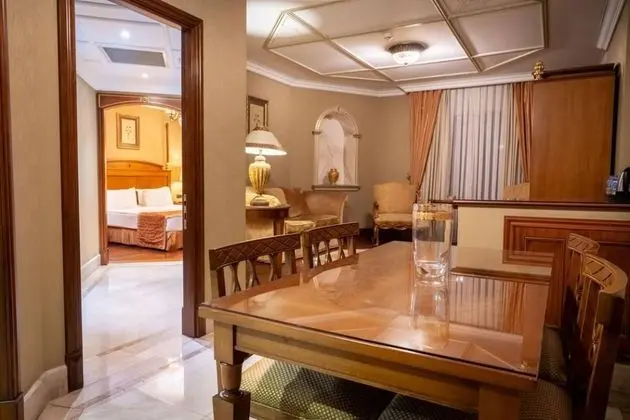Suite, Şehir Manzaralı, Jakuzili