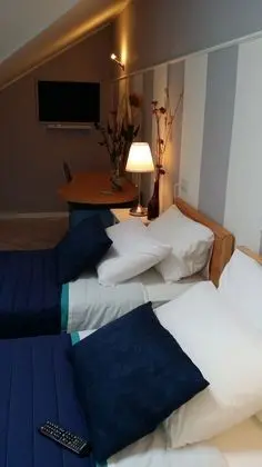 İki Ayrı Yataklı Oda, 2 Tek Kişilik Yatak, Ortak Banyo