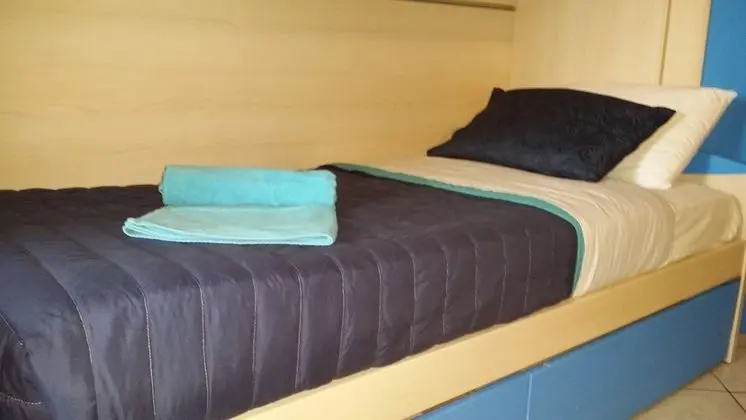 Tek Kişilik Oda, Ortak Banyo