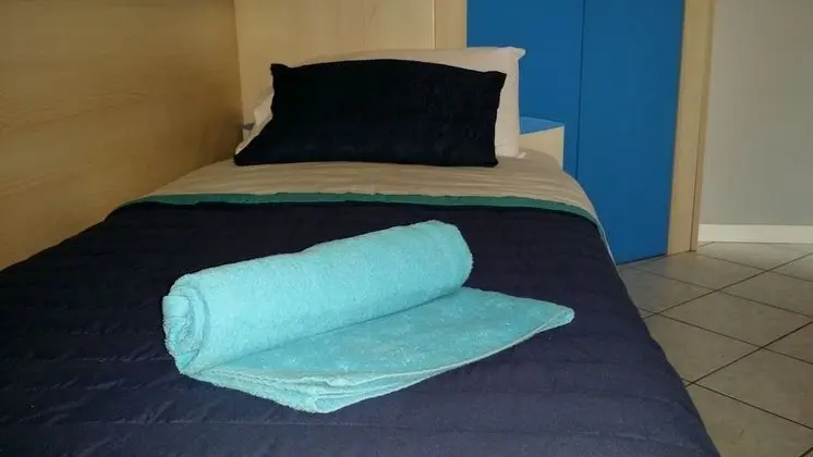 Tek Kişilik Oda, Ortak Banyo