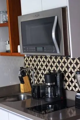 Stüdyo, Havuz Manzaralı