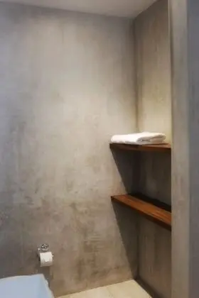 Stüdyo, Havuz Manzaralı