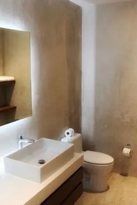 Stüdyo, Havuz Manzaralı