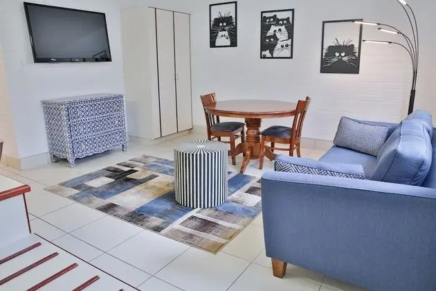 1 Bedroom Apartment, 1 Queen Bed