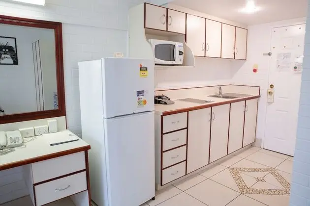 1 Bedroom Apartment, 1 Queen Bed