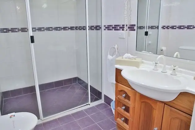1 Bedroom Apartment, 1 Queen Bed