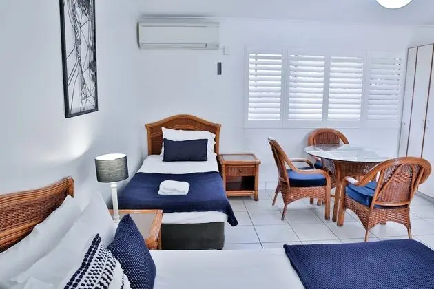 Queen Single Room, 1 Queen Bed & 1 Single Bed