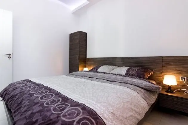 Luxury Two-Bedroom Apartment with Balcony