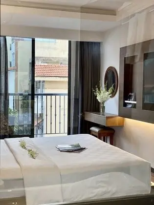 Deluxe Tek Büyük Yataklı Oda (Alley View)