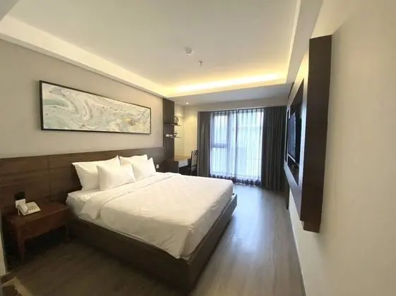 Deluxe Tek Büyük Yataklı Oda (Alley View)
