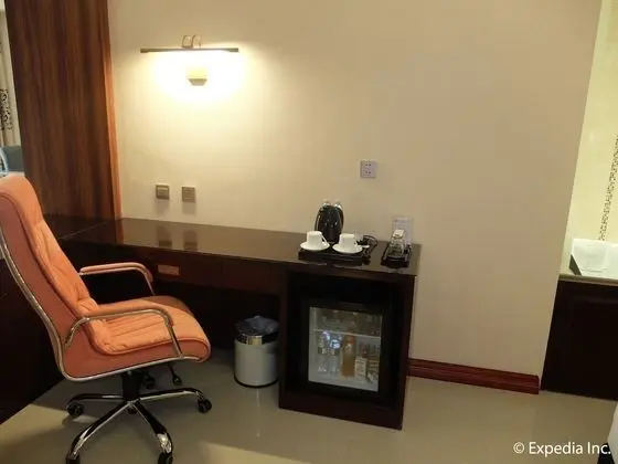 Crown Jacuzzi Suite