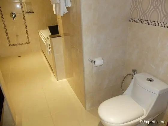 Crown Jacuzzi Suite