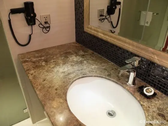 Crown Jacuzzi Suite