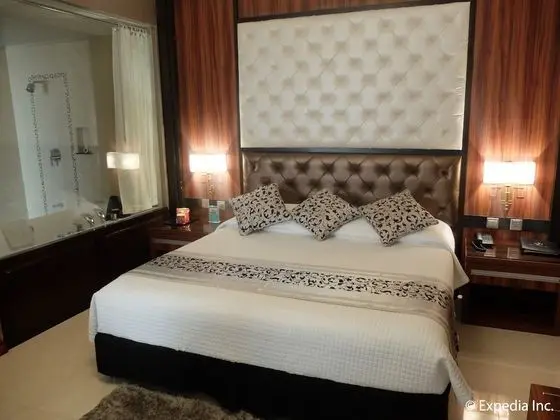 Jacuzzi Suite