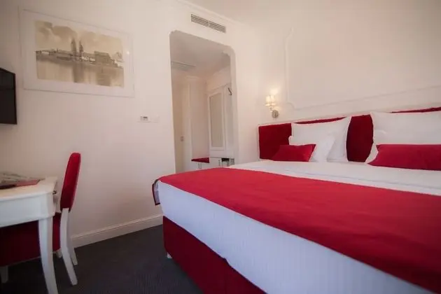 Standard Tek Büyük veya İki Ayrı Yataklı Oda