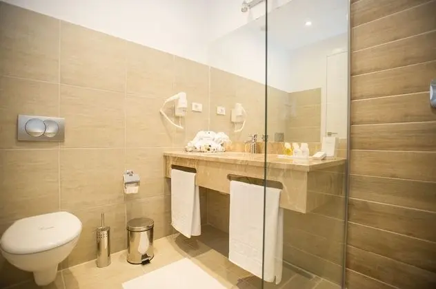 Standard Tek Büyük veya İki Ayrı Yataklı Oda