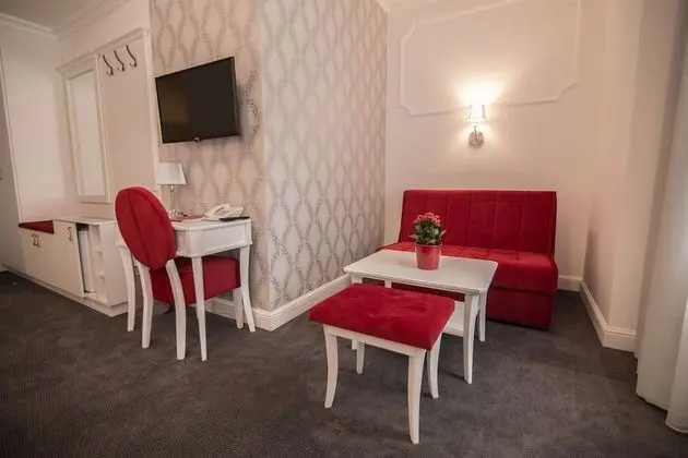 Tek Büyük veya İki Ayrı Yataklı Oda (Extra bed)