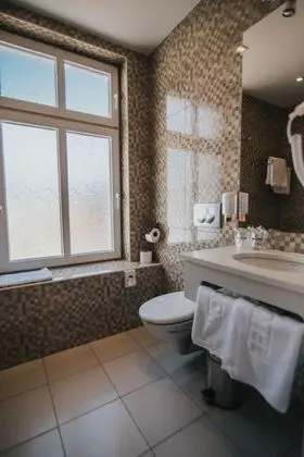 Tek Büyük veya İki Ayrı Yataklı Oda (Extra bed)