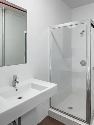 Standard Oda, 1 En Büyük (King) Boy Yatak, Özel Banyo