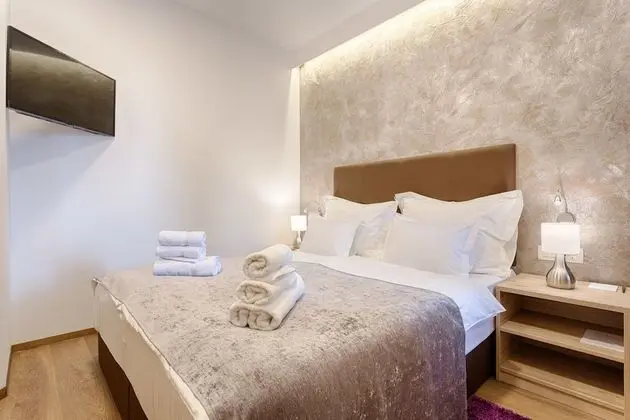 Standard Tek Büyük Yataklı Oda