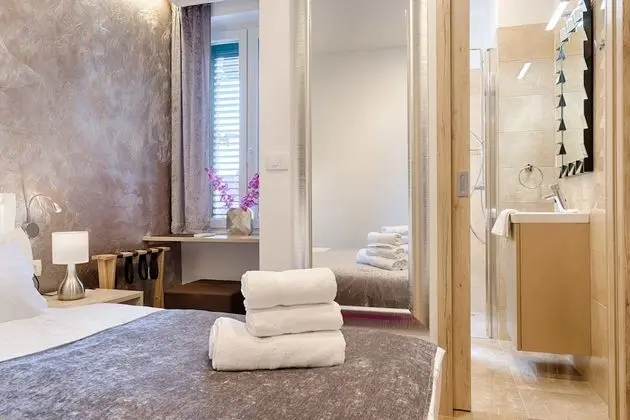 Standard Tek Büyük Yataklı Oda