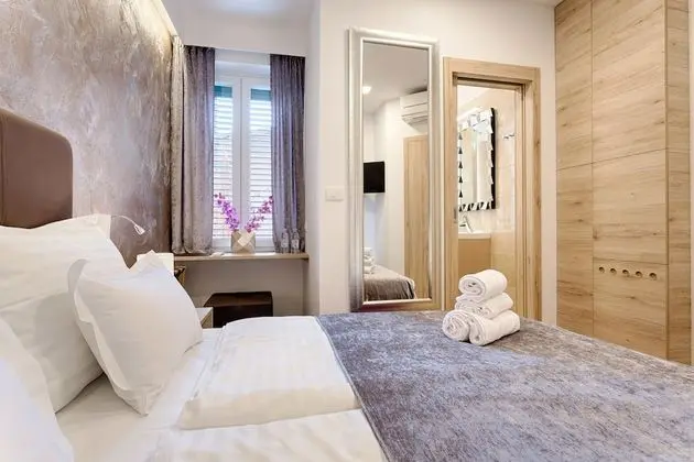 Standard Tek Büyük Yataklı Oda