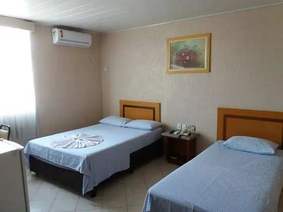 Üç Kişilik Oda