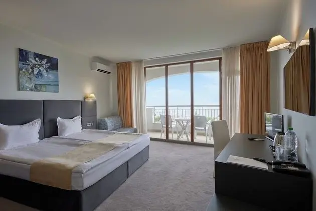 Tek Büyük veya İki Ayrı Yataklı Oda, Deniz Manzaralı