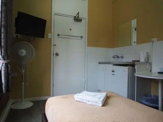 Standard Oda, Sigara İçilmez, Ortak Banyo (Single ShareBathroom)