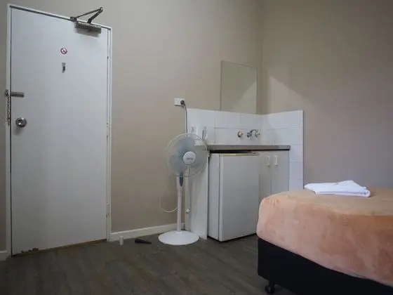 Standard Oda, Sigara İçilmez, Ortak Banyo (Twin ShareBathroom)