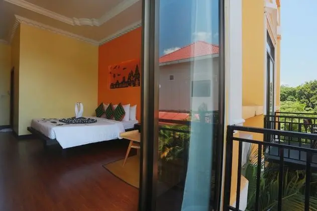 Executive Tek Büyük Yataklı Oda, Balkon, Havuz Manzaralı (Privilege)