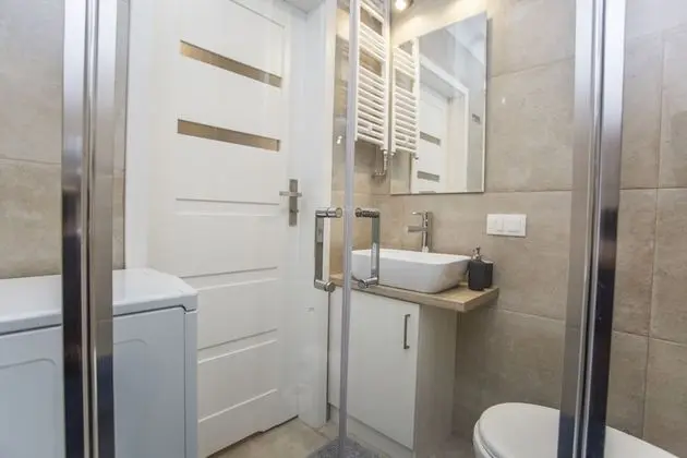 Comfort Apart Daire, 1 Büyük (Queen) Boy Yatak ve Çekyat, Mutfak, Avlu Manzaralı