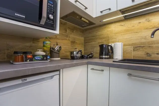 Comfort Apart Daire, Küçük Mutfak, Avlu Manzaralı