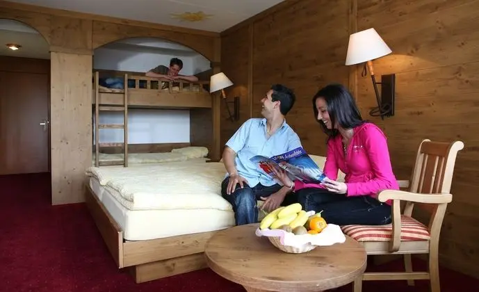 Family Üç Kişilik Oda