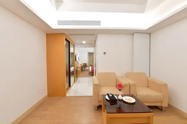 Deluxe Tek Büyük Yataklı Oda, 1 Yatak Odası, Engellilere Uygun, Şehir Manzaralı