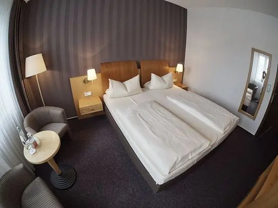Comfort Tek Büyük Yataklı Oda