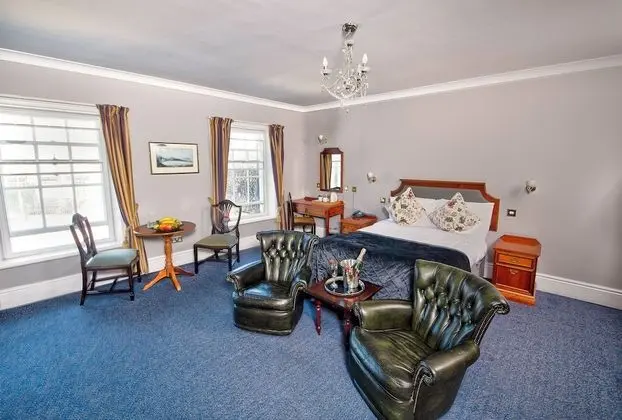 Luxury Tek Büyük Yataklı Oda