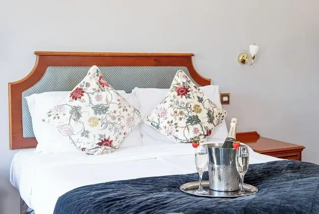 Luxury Tek Büyük Yataklı Oda