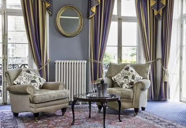 Luxury Tek Büyük Yataklı Oda
