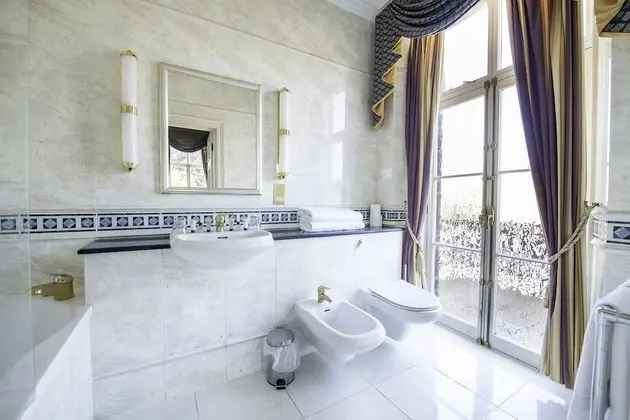 Luxury Tek Büyük Yataklı Oda