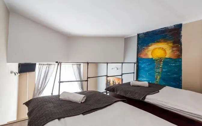 Üç Kişilik Oda, Asma Kat (001 Ground Floor, Street View)