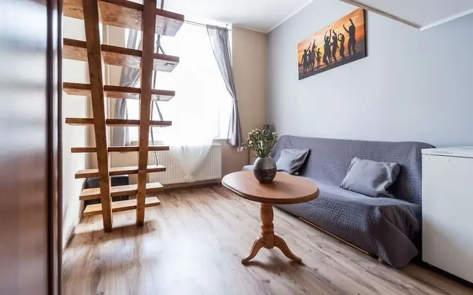 Üç Kişilik Oda, Asma Kat (001 Ground Floor, Street View)