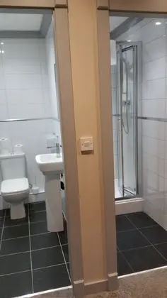 Oda, Birden Çok Yatak, Banyolu/Duşlu