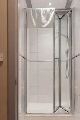 Oda, Birden Çok Yatak, Banyolu/Duşlu