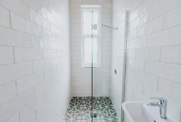 Standard Üç Kişilik Oda, Ortak Banyo