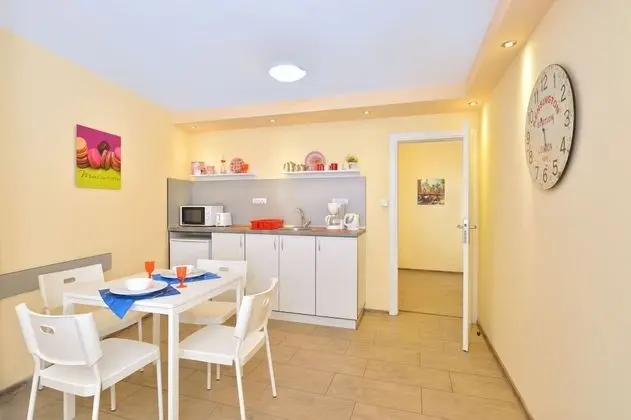 Deluxe Stüdyo, Balkon